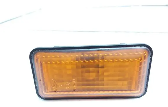 Volkswagen Golf III Front fender indicator light 1H0949117A
