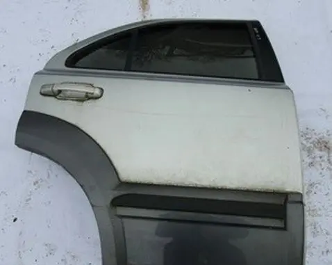 KIA Sorento Rear door sidabrines