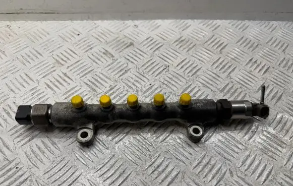 Toyota Avensis T250 Fuel main line pipe 238100R020 8945860010
