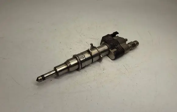 BMW X5 E70 Fuel injector 13537585261 13538616079 13537565138