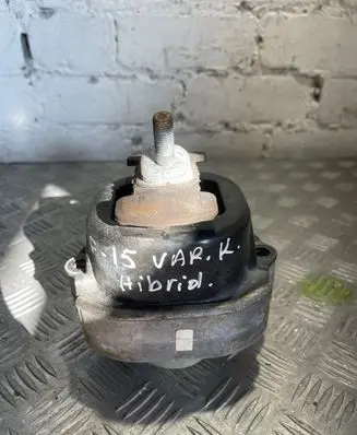 Engine mount bracket