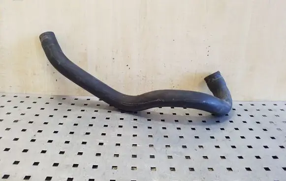 Audi A6 S6 C4 4A Engine coolant pipe/hose 4A0121055