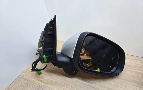 Front door electric wing mirror