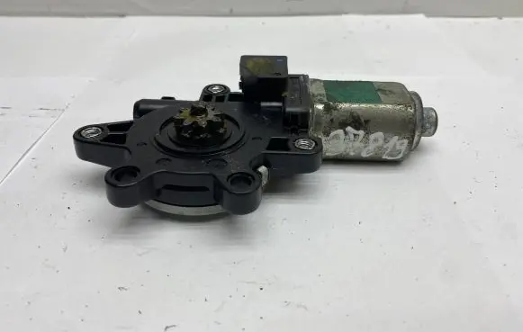 Nissan Tiida C11 Rear door window regulator motor