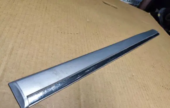 Rear door trim (molding)