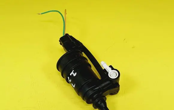 Renault Scenic I Windscreen/windshield washer pump 430702B