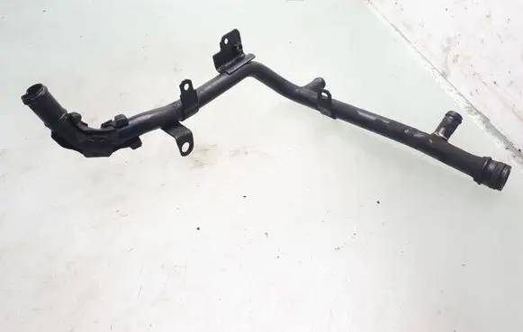Volkswagen PASSAT B6 Engine coolant pipe/hose 038121065CS
