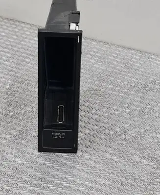 Volkswagen Tiguan USB socket connector 5N0035344F 1000185013
