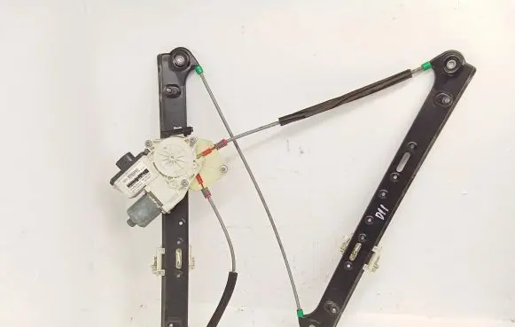 BMW X3 E83 Front door window regulator with motor 6925964 0130822222 E840311301