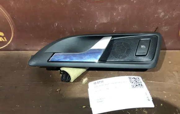 Skoda Octavia Mk2 (1Z) Rear door interior handle 1Z0839247