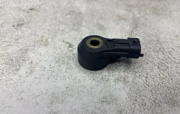 Opel Astra H Detonation knock sensor 24435095
