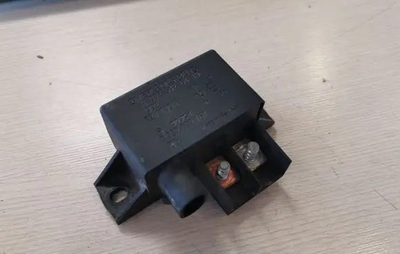 Mercedes-Benz CLS C219 Charging relay A0025426419