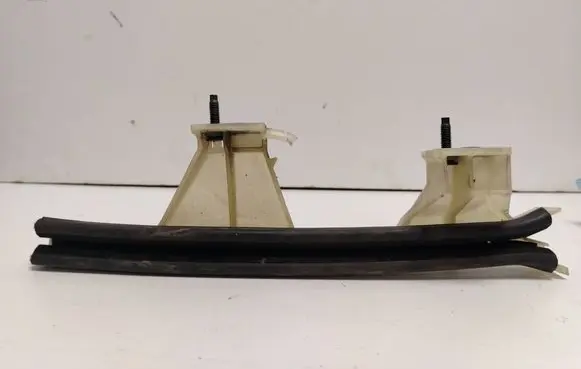 Citroen C4 I Picasso Front door windshield rail 9654091580
