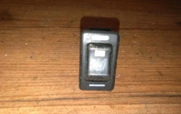 Nissan Primera Seat heating switch 261246