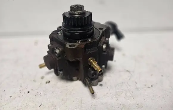 Renault Trafic II (X83) Fuel injection high pressure pump 8200843903 0445010208 8201023992