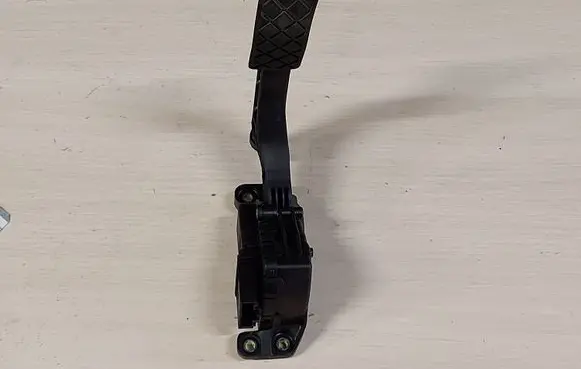 Audi A6 S6 C6 4F Accelerator throttle pedal 4F1723523A
