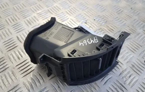 Honda CR-V Dash center air vent grill 77620swwe010m1 77620-sww-e010-m1