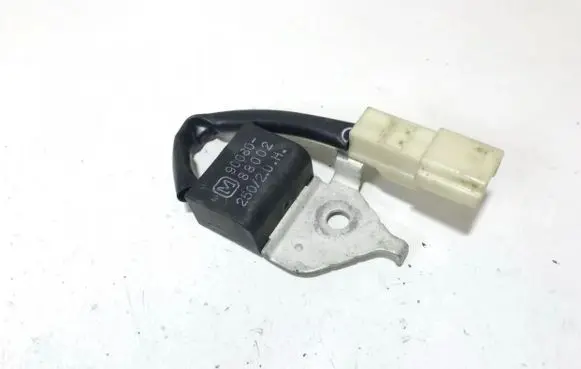 Toyota Avensis T250 Sensor 9008088002 90080-88002