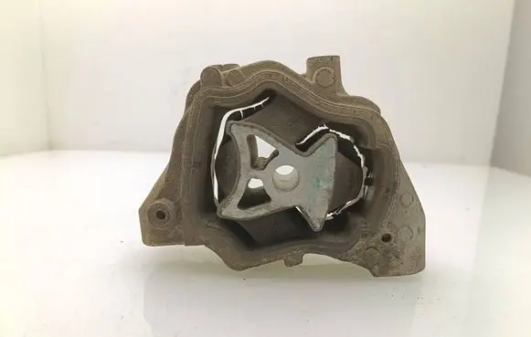 Volvo V60 Engine mount bracket TR8070M18