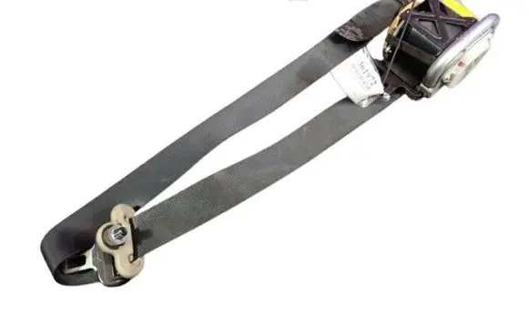 Nissan Note (E11) Front seatbelt