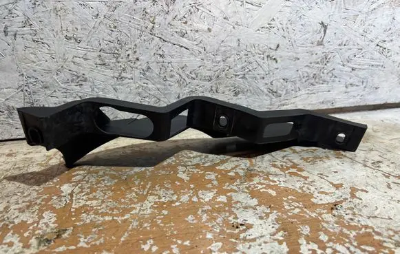 Volkswagen PASSAT B6 Front bumper mounting bracket 3C0807890
