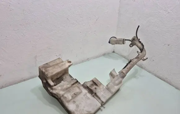 Honda Civic Windshield washer fluid reservoir/tank 