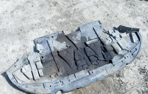 Audi A6 S6 C5 4B Engine splash shield/under tray 4B0863823C