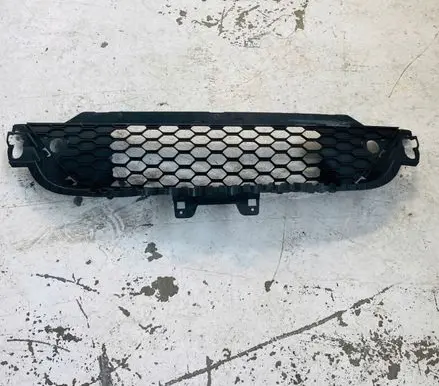 Iveco Daily 6th gen Front bumper lower grill 5801529764 56722