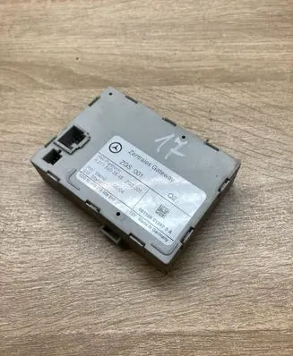Mercedes-Benz S W221 Gateway control module A2115403545
