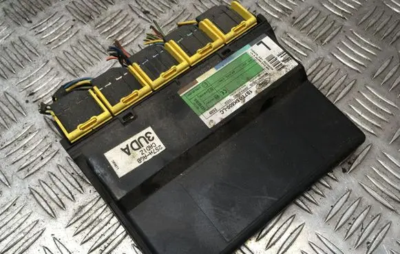 Ford Mondeo Mk III Comfort/convenience module 1S7T15K600LC 5WK48744D T83SA