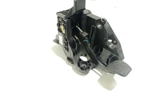 Renault Trafic III (X82) Brake pedal 465010176R 0007273 93868407