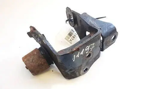 Toyota Avensis T250 Engine mounting bracket