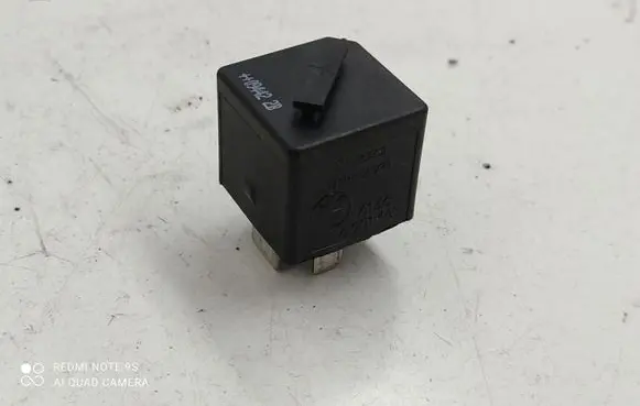 BMW 5 E60 E61 Other relay 6901469