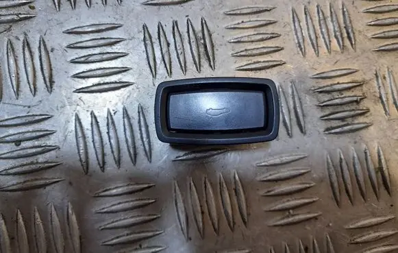 Porsche Cayenne (92A) Tailgate/boot open switch button 7PP959832F