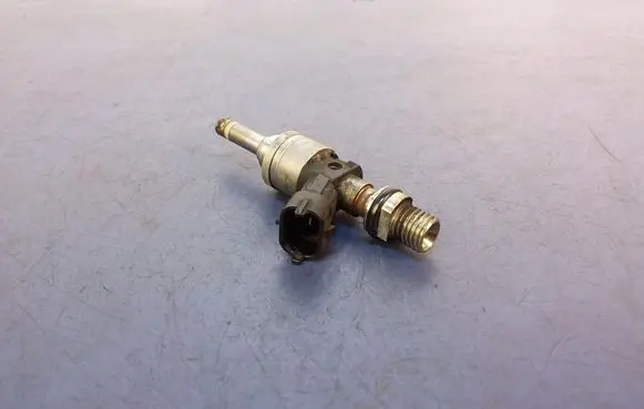 Porsche Panamera (970) Fuel injector 94811012833