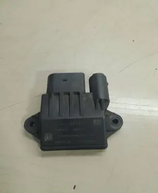Mercedes-Benz E W211 Glow plug pre-heat relay A6429005801 0522140210 13093039141