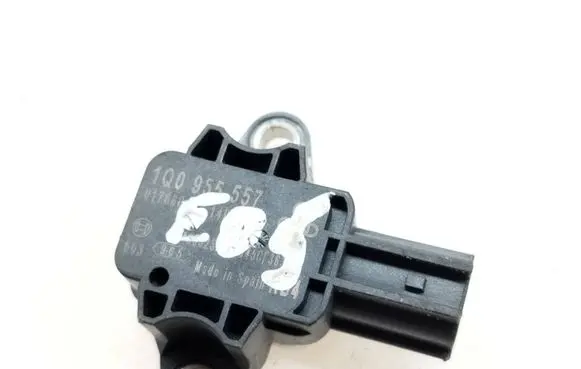 Volkswagen Eos Airbag deployment crash/impact sensor 1Q0955557 017880