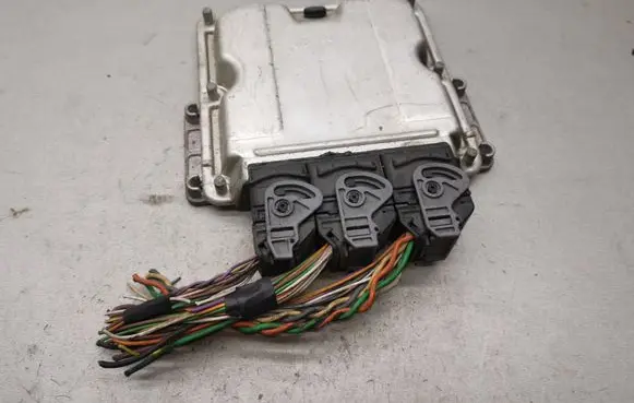 Renault Trafic II (X83) Engine control unit/module 0281010632 8200051608
