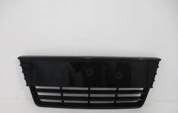 Ford Focus Front bumper lower grill BM5117K945E