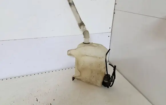 Honda FR-V Windshield washer fluid reservoir/tank