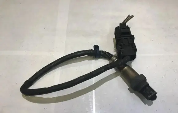 BMW 5 E60 E61 Lambda probe sensor 0281004019 7791592-01