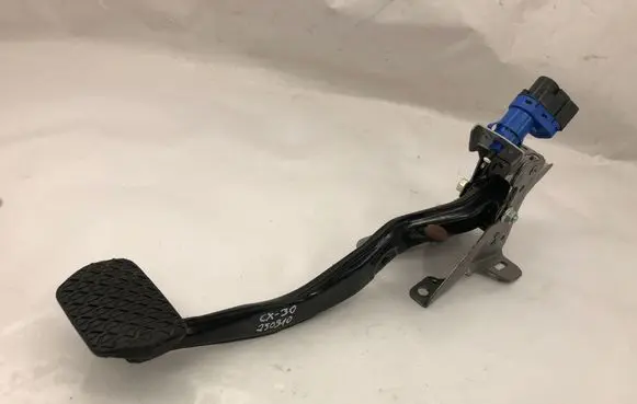 Mazda CX-3 Brake pedal 