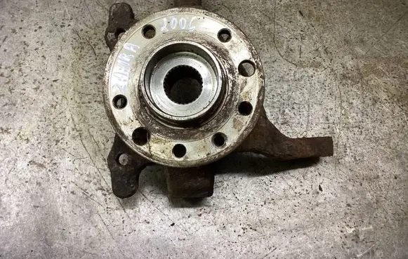 Opel Zafira B Front wheel hub