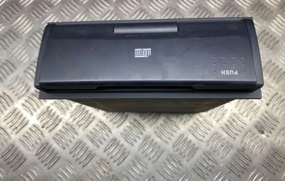 Ford Mondeo Mk III CD/DVD changer 1S7F18C830AA