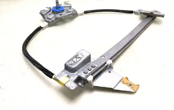 Rear door manual window regulator