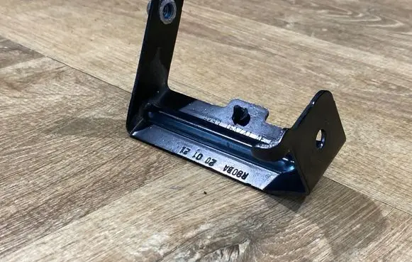 Front door exterior handle/bracket