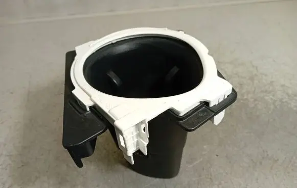 Cup holder front