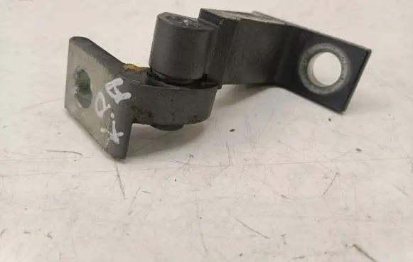 Audi A3 8Y Front door lower hinge 