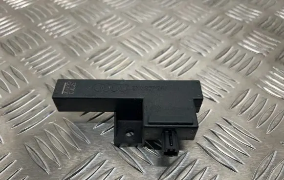 Audi A4 S4 B8 8K Keyless (KESSY) go control unit/module 8K0907247
