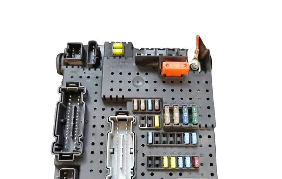 Volvo XC90 Fuse module 8676391 00004843641 12217799